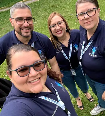 Equipo Fundaci?n Yo Te Apoyo Ec, junto a Betzabeth Jaramillo Presidenta Equipo Fundaci�n Yo Te Apoyo Ec, junto a Betzabeth Jaramillo Presidenta